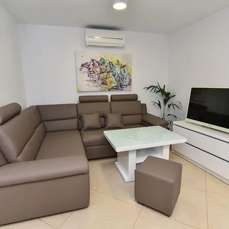 Holiday home Sana 1 Vir