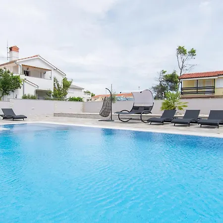 Sana 1 Holiday home *