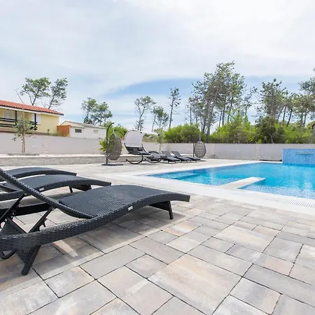 Holiday home Sana 1 Vir