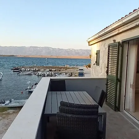 Sana 1 Holiday home Vir
