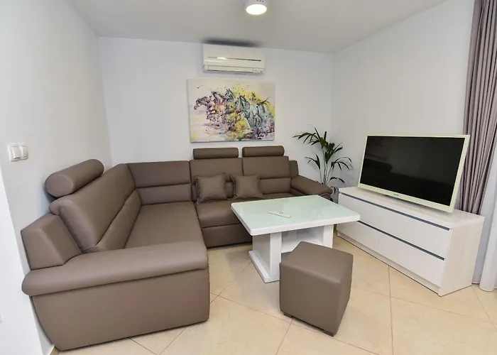 Holiday home Sana 1 Vir