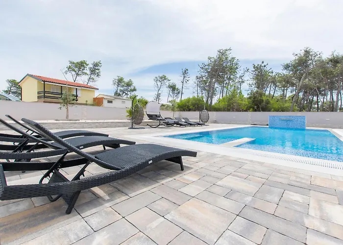 Holiday home Sana 1 Vir