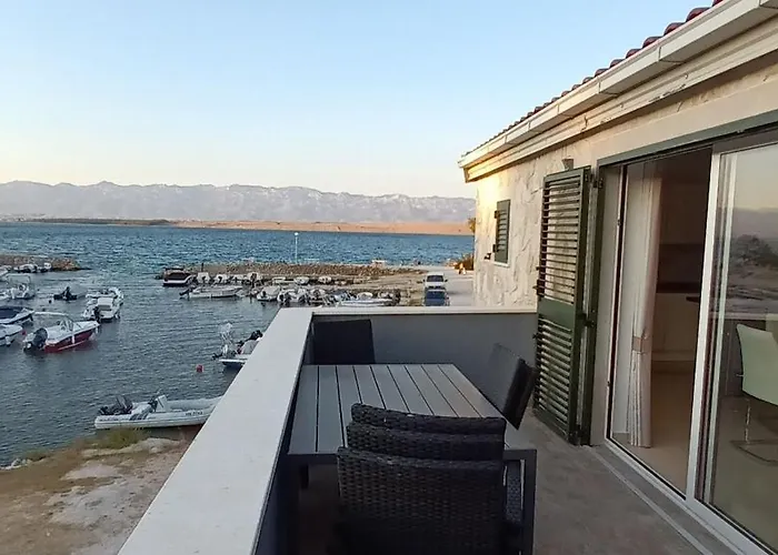 Sana 1 Holiday home Vir